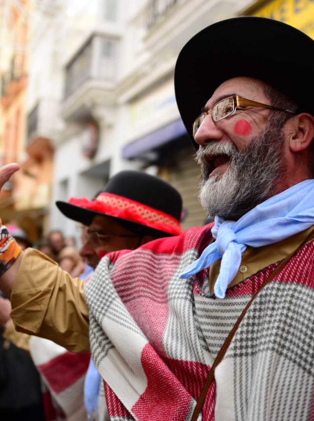 Promenade à travers Cadix pendant le Carnaval !