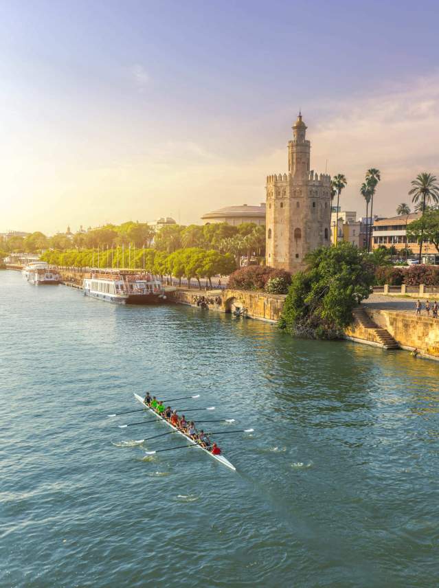 Canoeing and rowing on the Guadalquivir