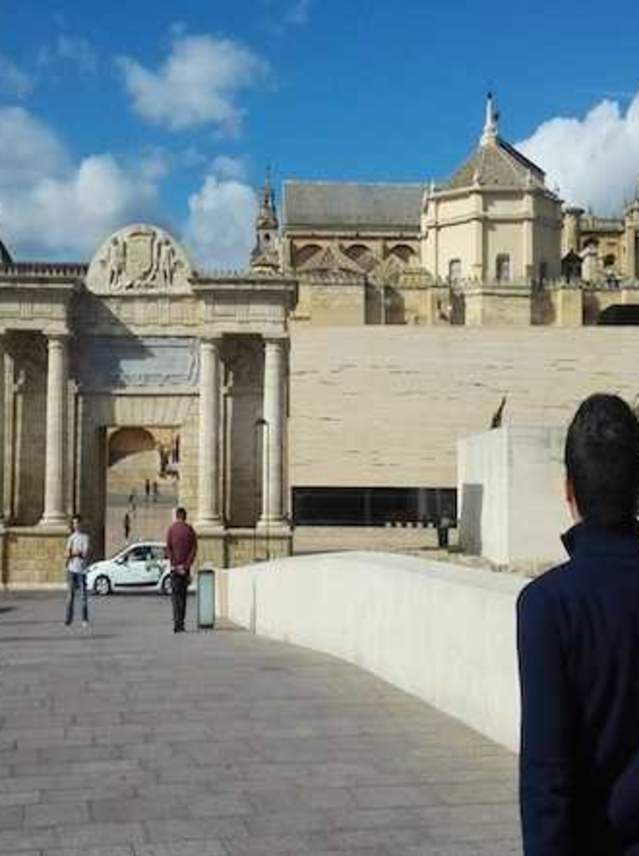 In Cordoba, autumn is about couples