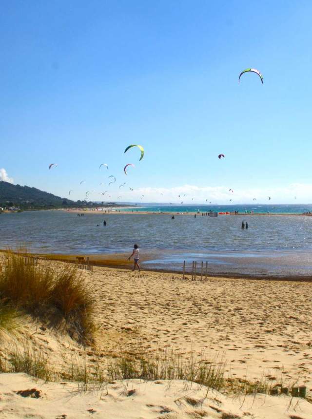 Surf, kitesurfing...ocio diurno y diversión nocturna en Tarifa