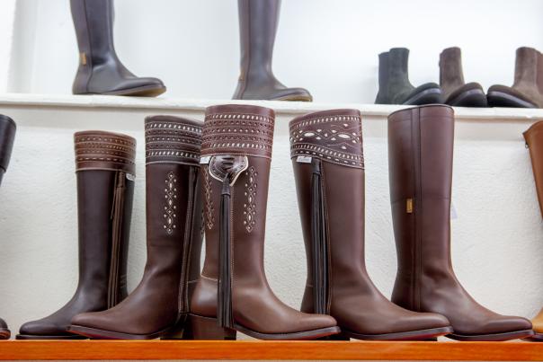 Botos de Valverde del Camino - Artesanía en cuero