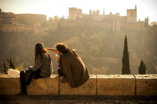 Ocio_y_Diversion_Pareja_en_Mirador_San_Nicolas_en_Granada.jpg