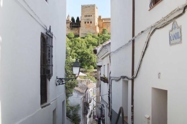 Imagen Primaria - Un recorrido por los tres barrios granadinos con más historia