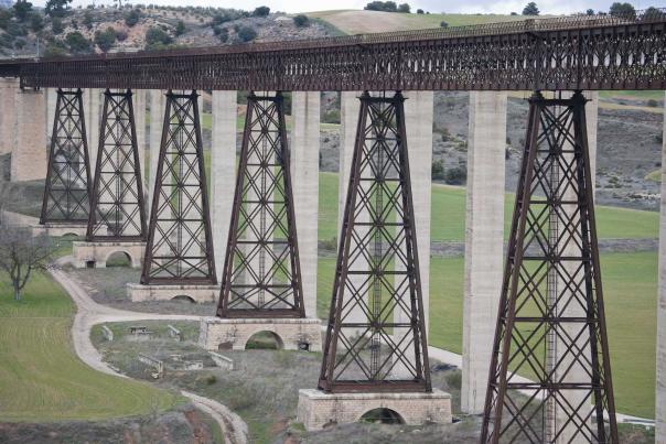 Imagen Primaria - Patrimonio ferroviario granadino: los puentes de Eiffel