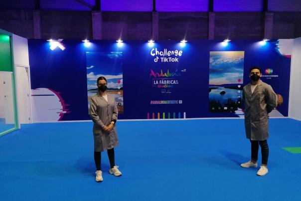 Andalucía organiza un reto viral en Tik Tok en su pabellón de FITUR