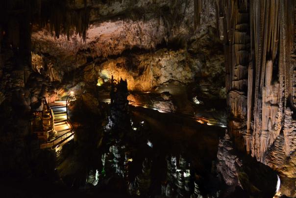 Imagen Primaria - La Cueva de Nerja, una visita diferente por la Catedral de la Costa del Sol