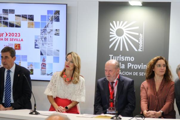 Villalobos presenta en FITUR el plan de desarrollo sostenible para la "Doñana Sevillana"