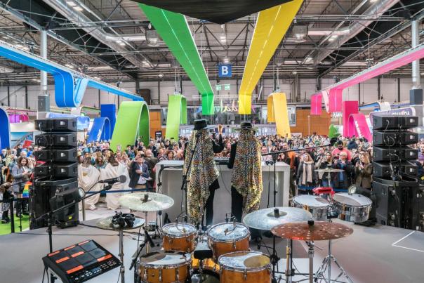 El escenario central de Andalucía, una explosión de arte en FITUR