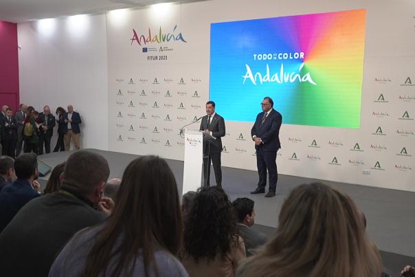 Juanma Moreno presenta en Fitur a una Andalucía "en plena forma"