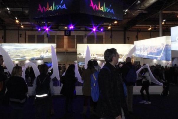 Andalucía abre las puertas de su stand el primer día de visita para el público general