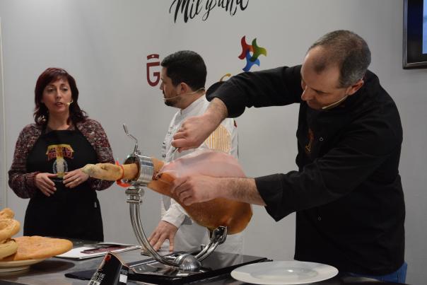 Las actividades de showcooking centran el fin de semana de Granada en FITUR