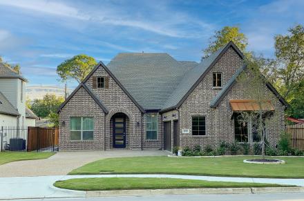 Vacation Home Walking Distance to Stadiums