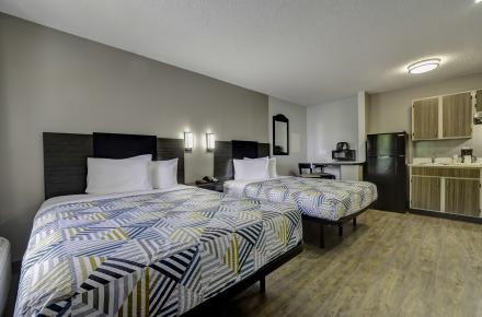 Studio 6 Arlington South - Double Queen Beds