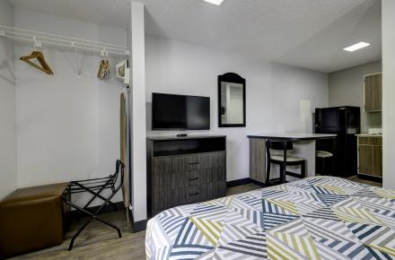 Studio 6 Arlington South - Single Queen Bed