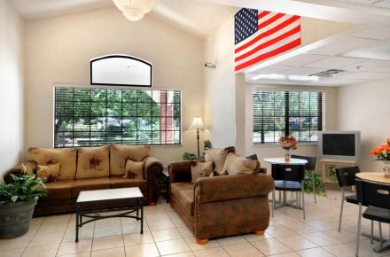 Microtel Inn lobby