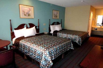 Ranger Inn & Suites Image 1