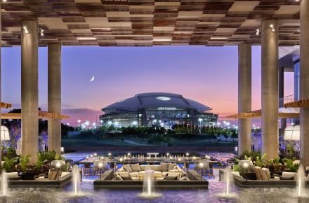 Live! by Loews - Arlington: Clover Club Lounge