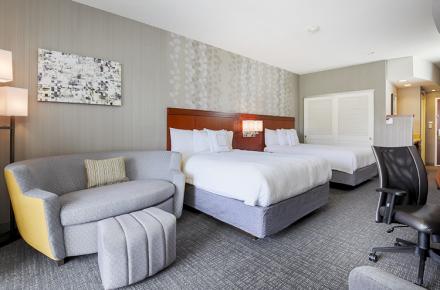 Queen Queen Room