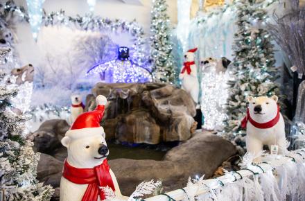 Decorator's Warehouse Interior Polar Bears White Christmas