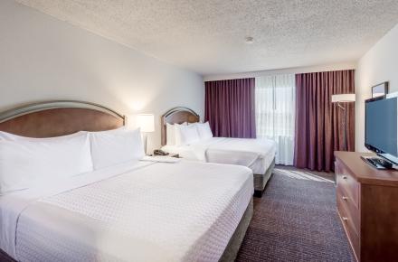 Deluxe 2 Queen Suite