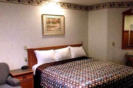 Ranger Inn & Suites Image 3