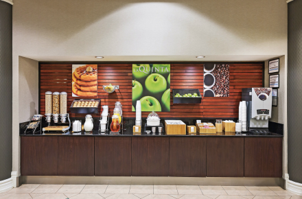 LA Quinta Inn & Suites South Image 2
