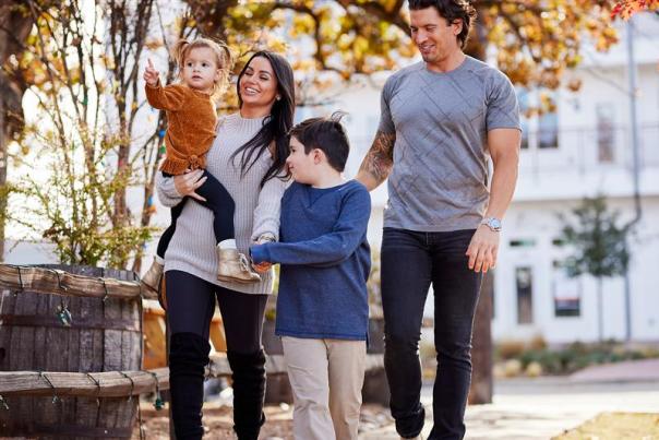Family walking in Downtown Arlington