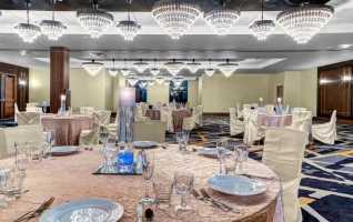 Double Tree by Hilton Arlington ballroom