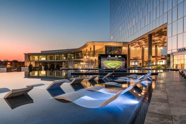 Live! by Loews Pool at Sundown