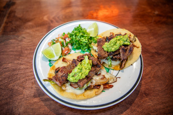 Los Molcas Tacos Bar and Grill - El Taco-Stumbras