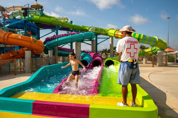 Hurricane Harbor Splash Island