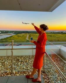 Rooftop Plane Pinch