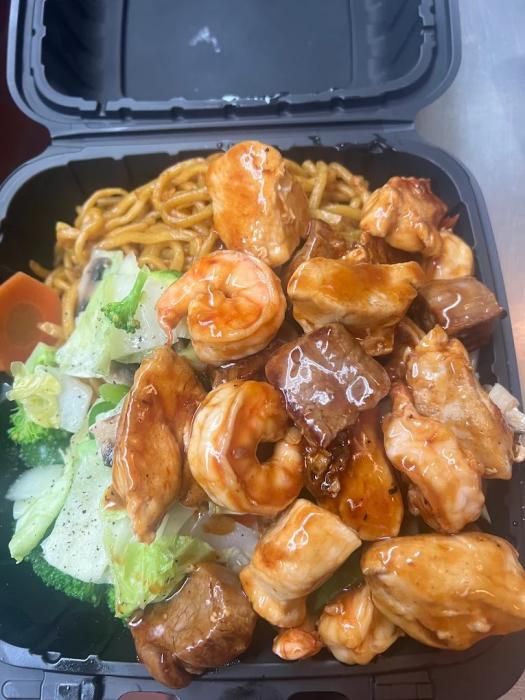 Yummy Wings Hibachi Lo Mein