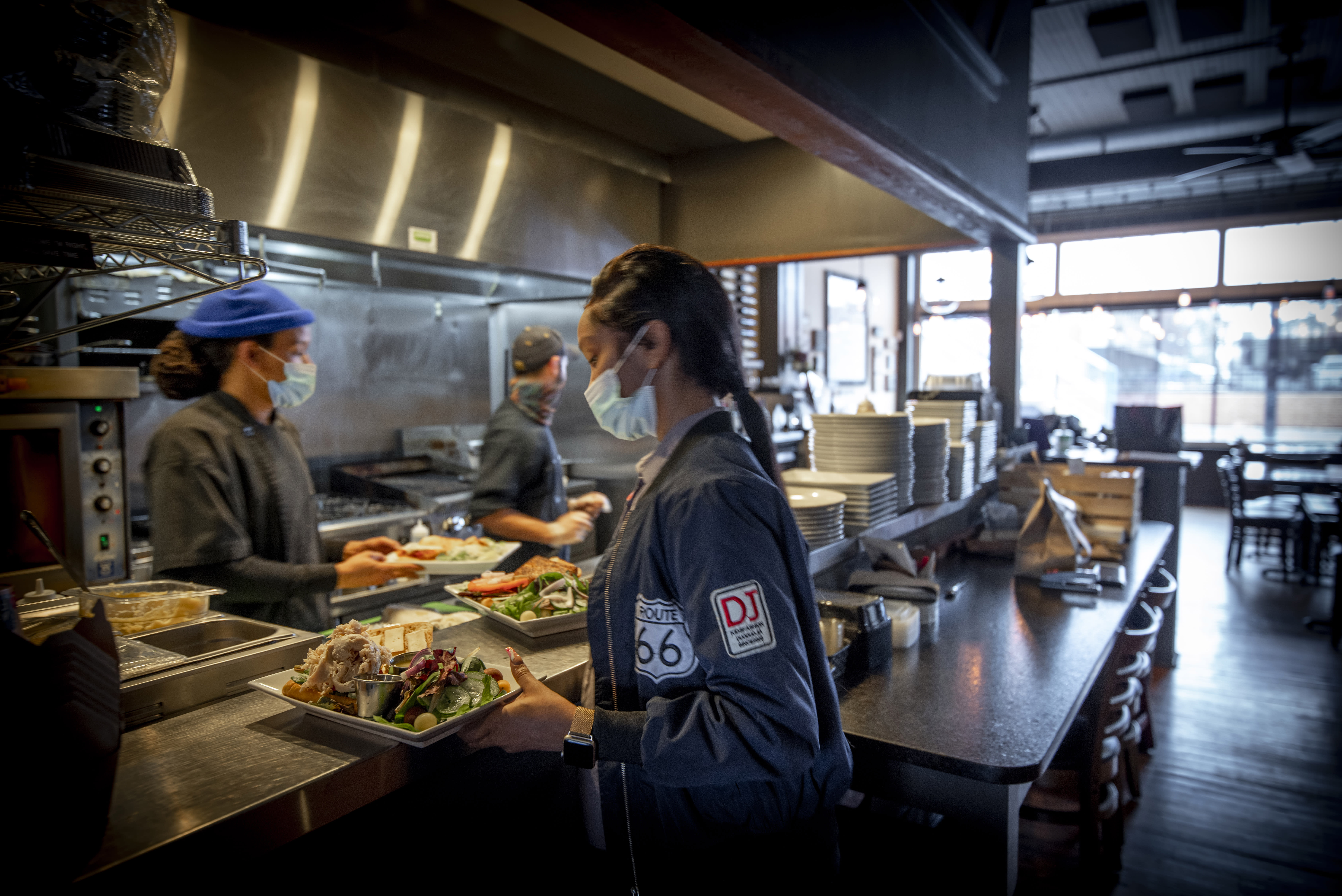 Volare Kitchen & Server w/mask