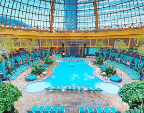 Weekend Wellness at The Pool at Harrah's