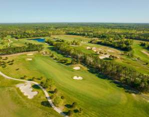 Renault Winery Resort & Golf