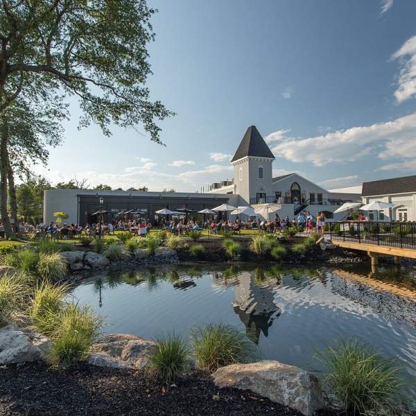 Renault Winery Resort & Golf