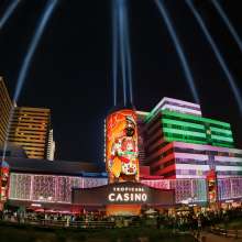Boardwalk-Lightshow-Spotlights.jpg