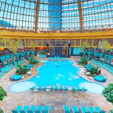 Harrahs Pool.jpg