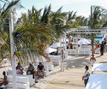 Bungalow Beach Bar - overview