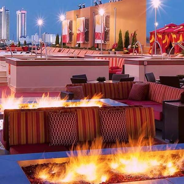 H2O Bar & Grille