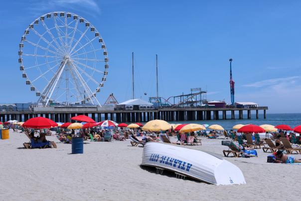 Atlantic City Beach w/ Steel Pier