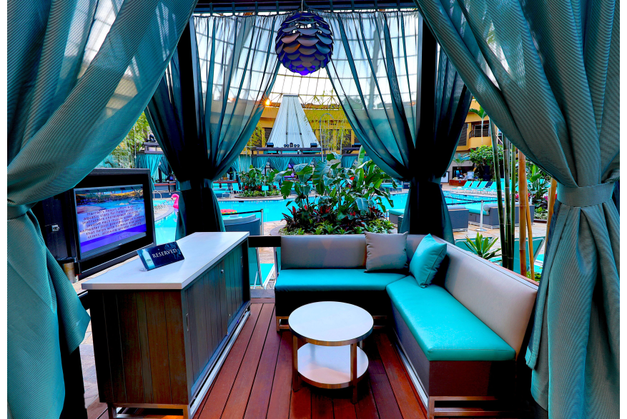 The Pool_Harrahs_01
