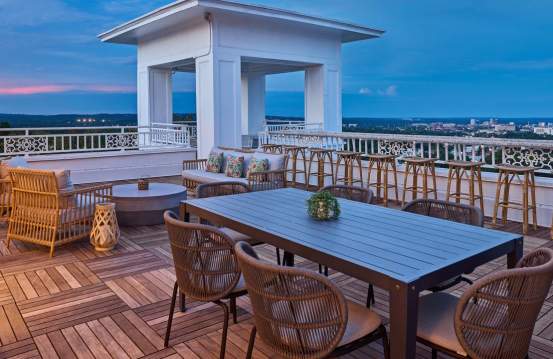 Six South Rooftop Bar