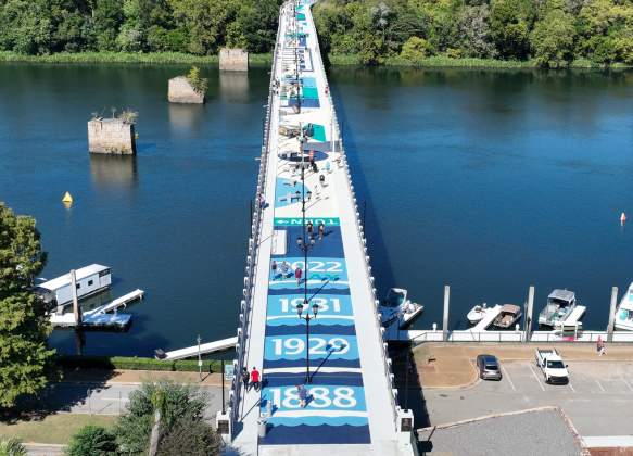 5th Street Freedom Pedestrian Bridge