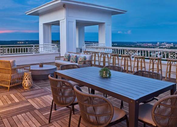 Six South Rooftop Bar