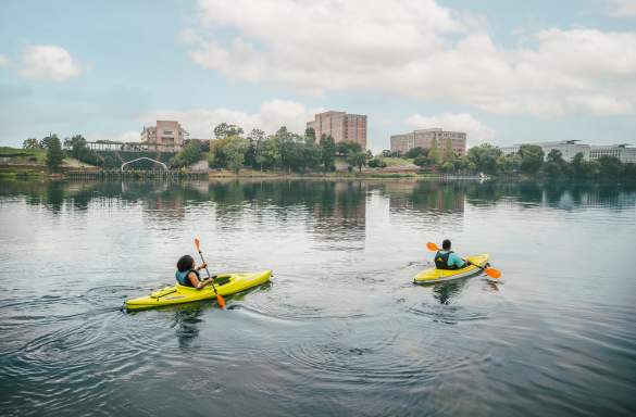 Raysean & Natasha Kayaking On The Savannah River