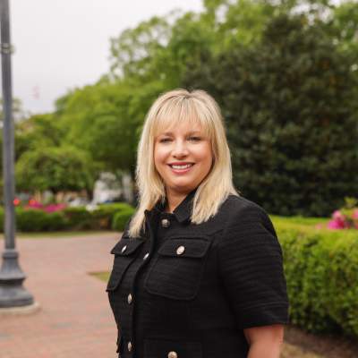 Karen's NEW Headshot