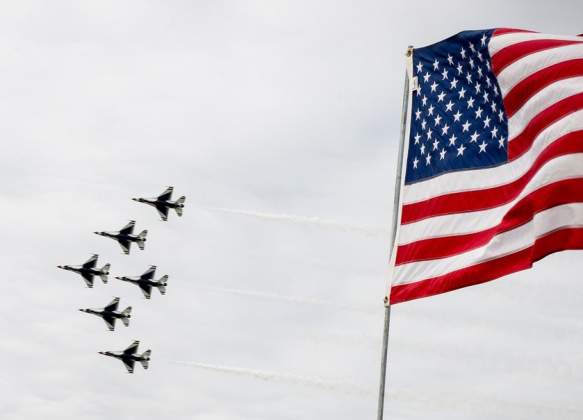 Augusta Air Show / Thunderbirds / Flag