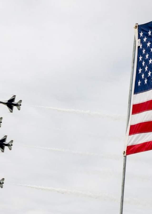 Augusta Air Show / Thunderbirds / Flag